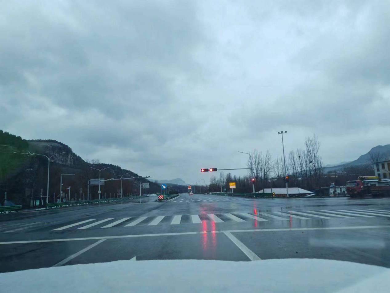 S103濟棗線市中紅符路口南至濟南泰安界段旅游公路項目信號燈、電警、監控施工